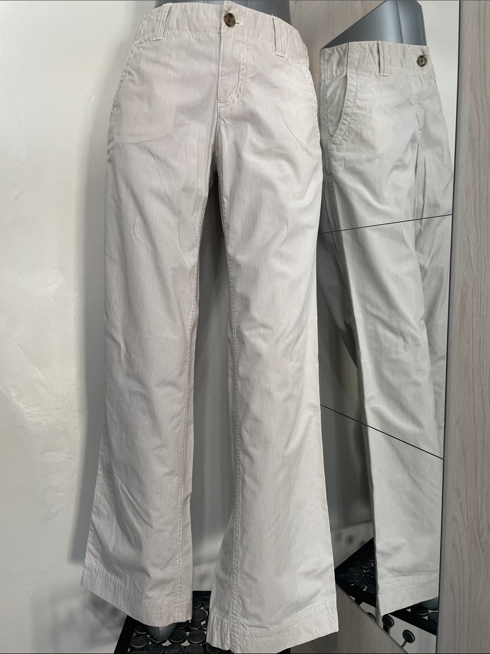 Gap Straight Leg Light weight striped Pants. Size 2 long.